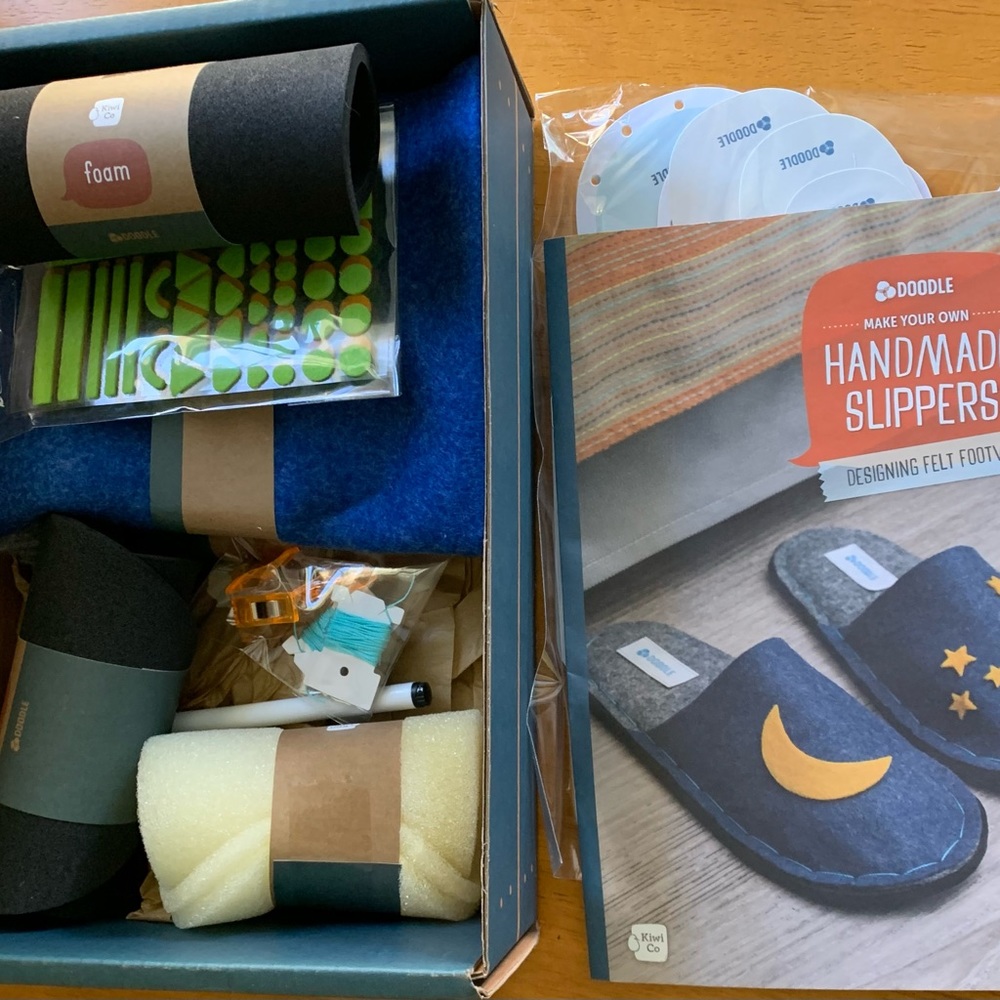 Kiwi Co Maker Crate DIY Slippers NIB